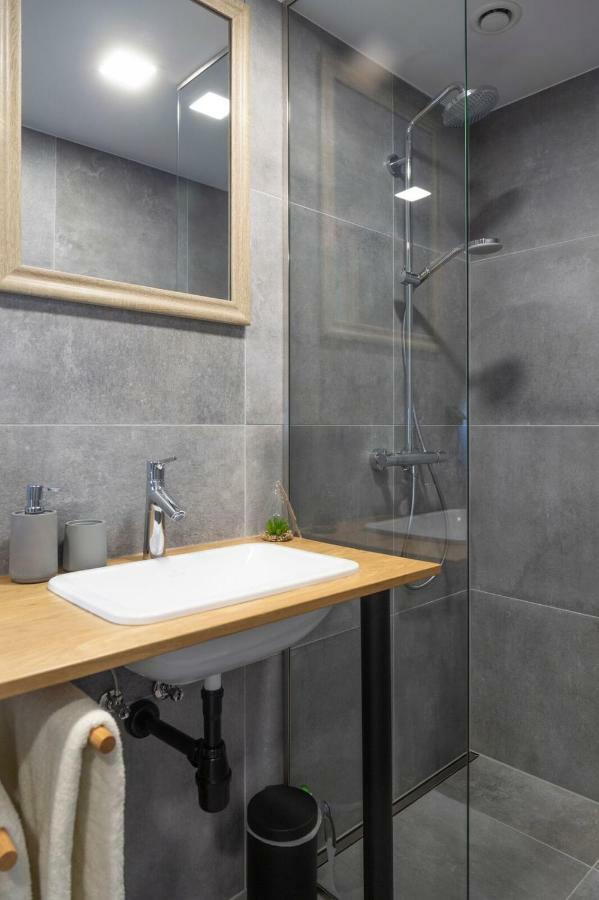 شقة Estonian Design Flat Next To Old Town تالين المظهر الخارجي الصورة